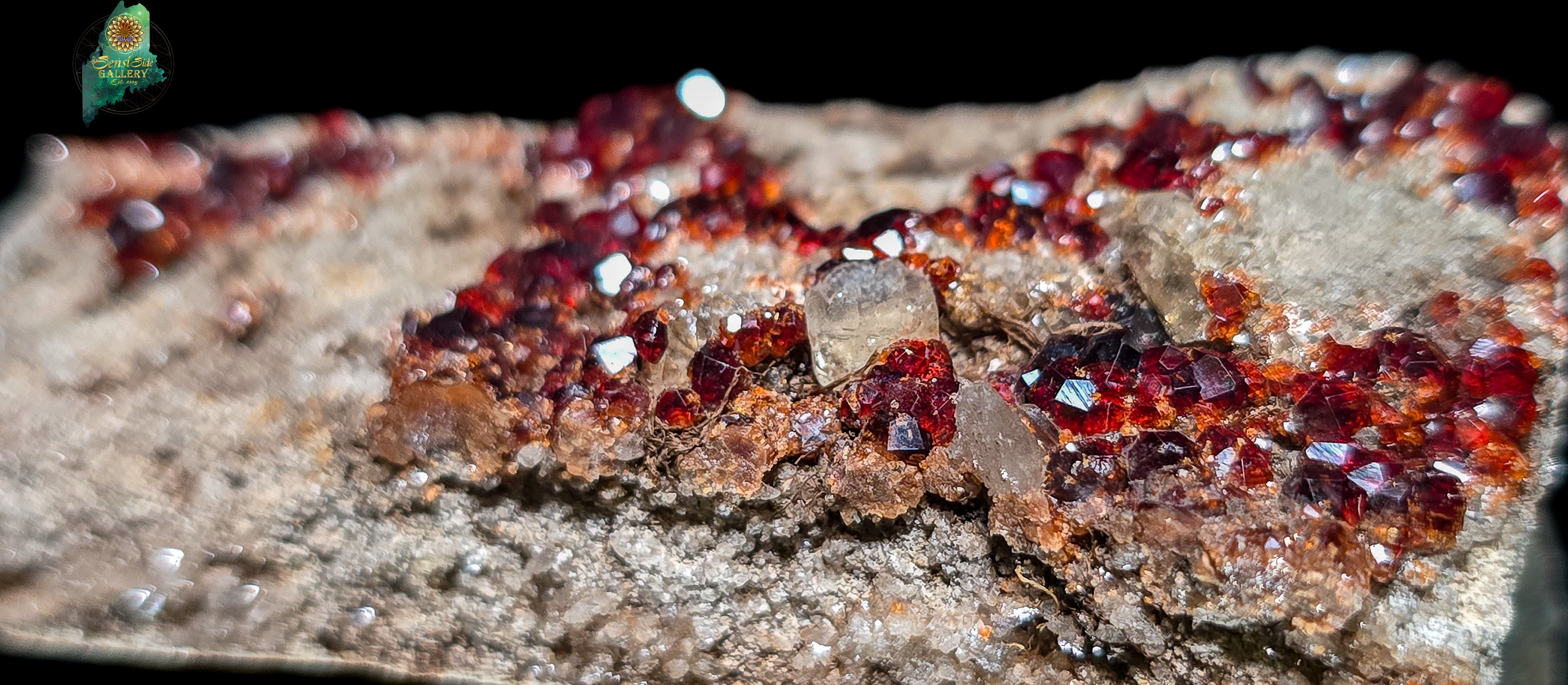 Garnet Matrix {GM-111} – The Sensi Side Gallery